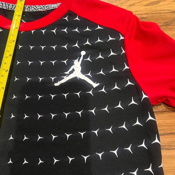 Jordon Nike Boys MJ Jumpman Short Sleeve Tee Small Dri-fit Black White Red - Picture 2 of 8